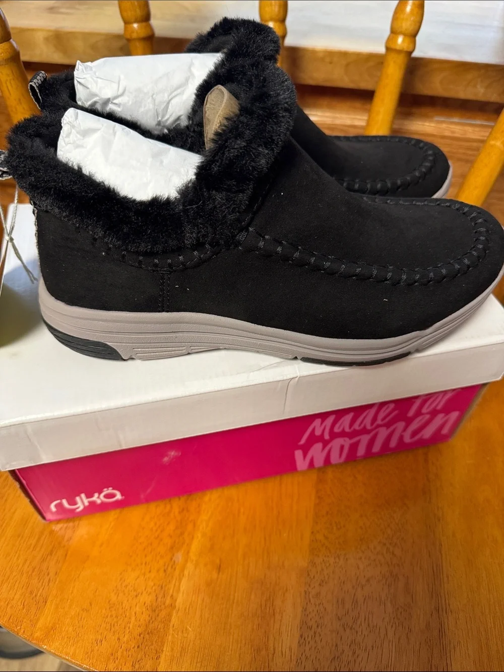 Ryka NWB 7.5M Black Faux-Fur Cuff Slip-On ankle walking water proof bootie shoe